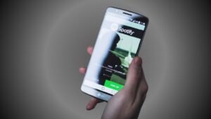 Spotify Keeps Stopping For No Reason